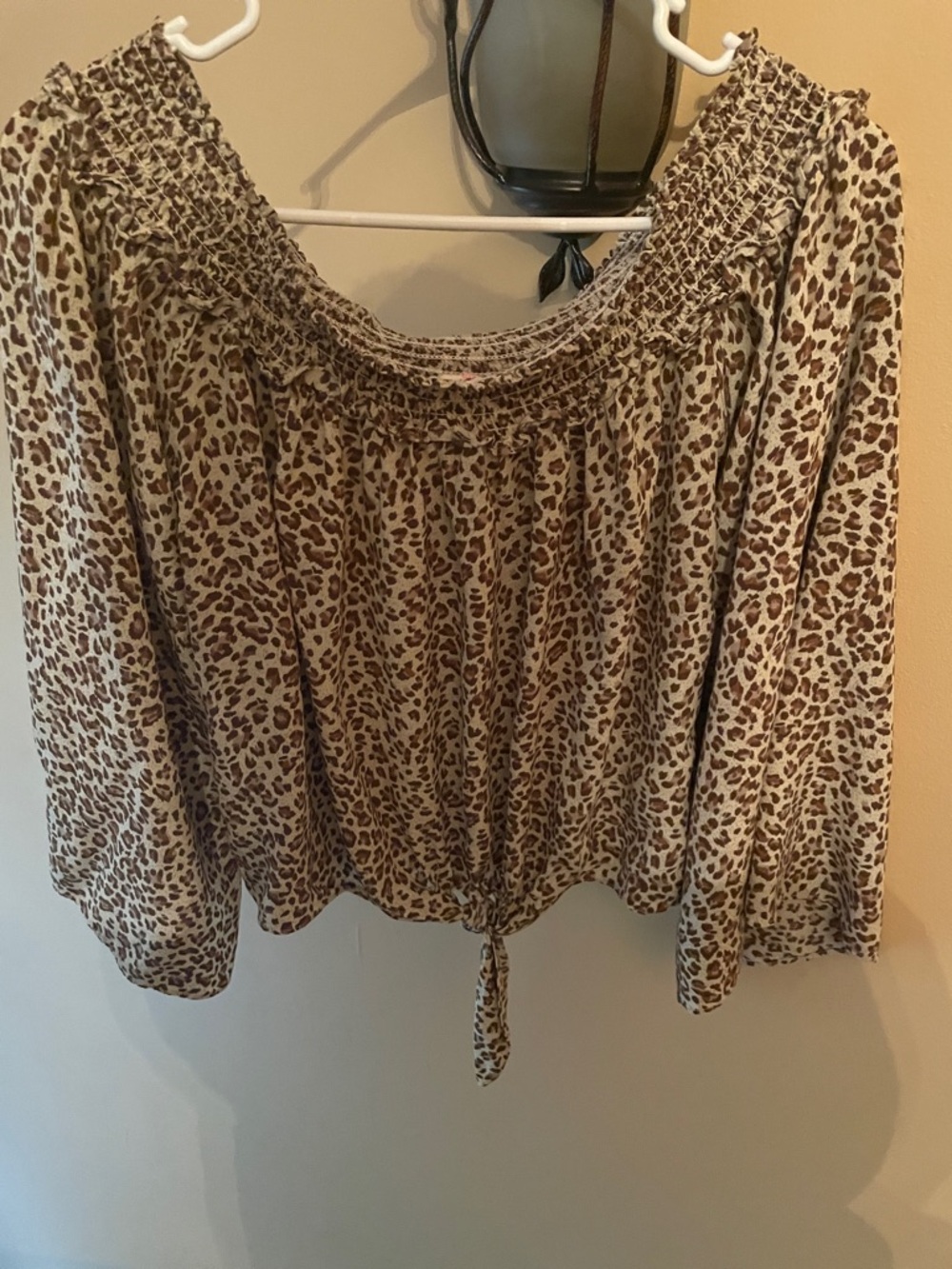 Sexy-Leopard Print Off-Shoulder Blouse in Brown and Cream